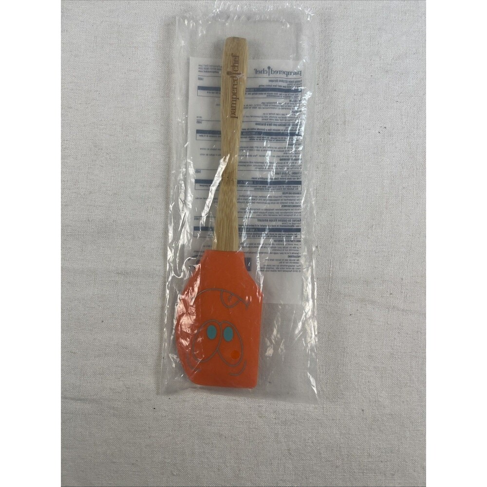 Pampered Chef Funny Face Kitchen Scraper 1405
